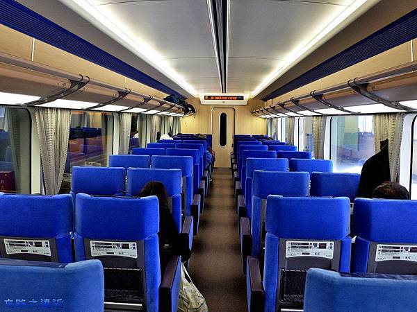 13近鉄特急列車一般車廂