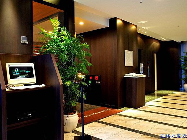 27Richmond Hotel 納屋橋電梯公用電腦