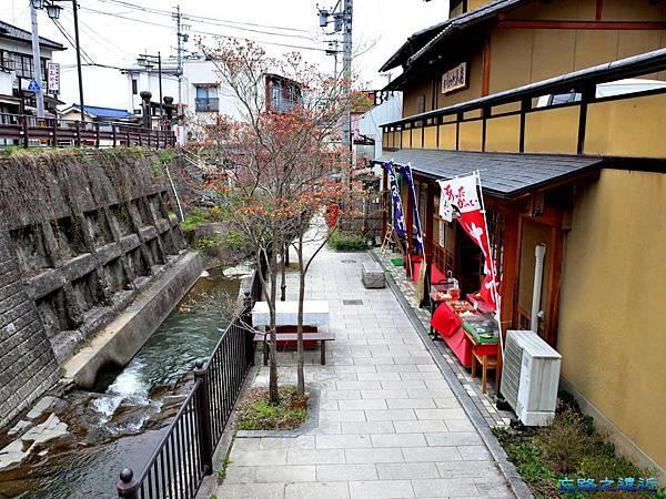 2別所溫泉柏屋旅館前小路小路.jpg