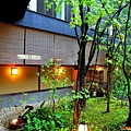 3無何有入口右側庭園.jpg