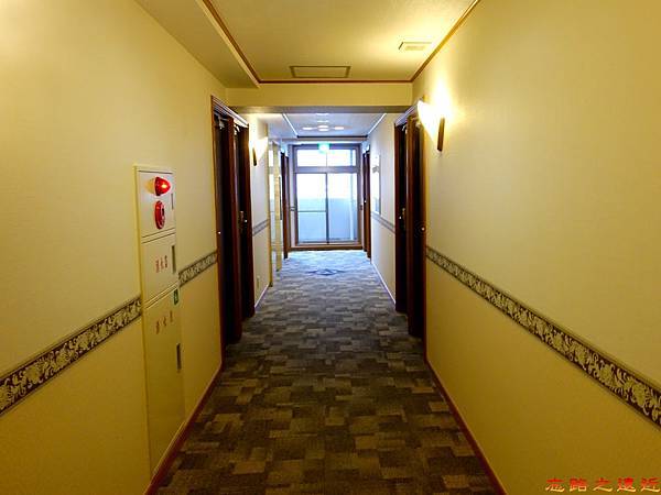 35一關東橫inn房間走廊.jpg