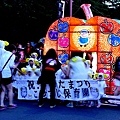 25弘前睡魔祭保育園小朋友與燈籠.jpg