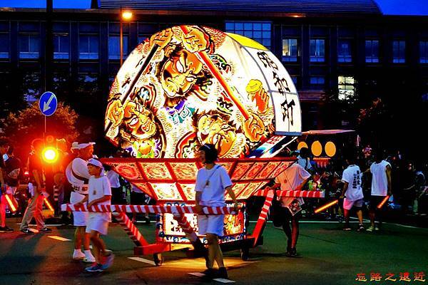 37弘前睡魔祭昭和町燈籠-小小型扇.jpg