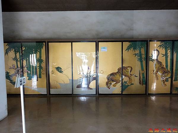 38和歌山城天守閣出口處虎圖.jpg