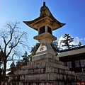17吉備津彥神社大燈籠-1.jpg