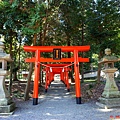 37吉備津彥神社往稻荷神社鳥居.jpg