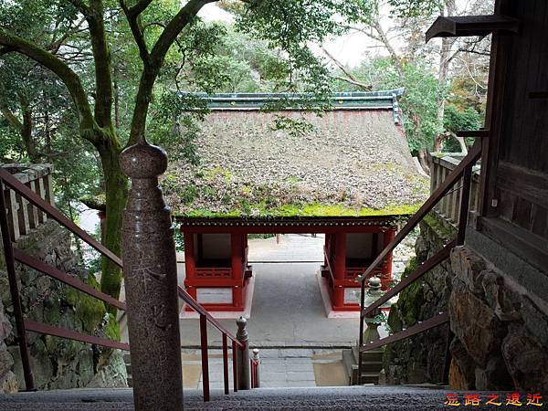 22吉備津神社拜殿望北隨神門.jpg