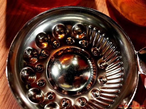 41勝沼ぶどうの丘酒窖試酒器 Tastevin.jpg