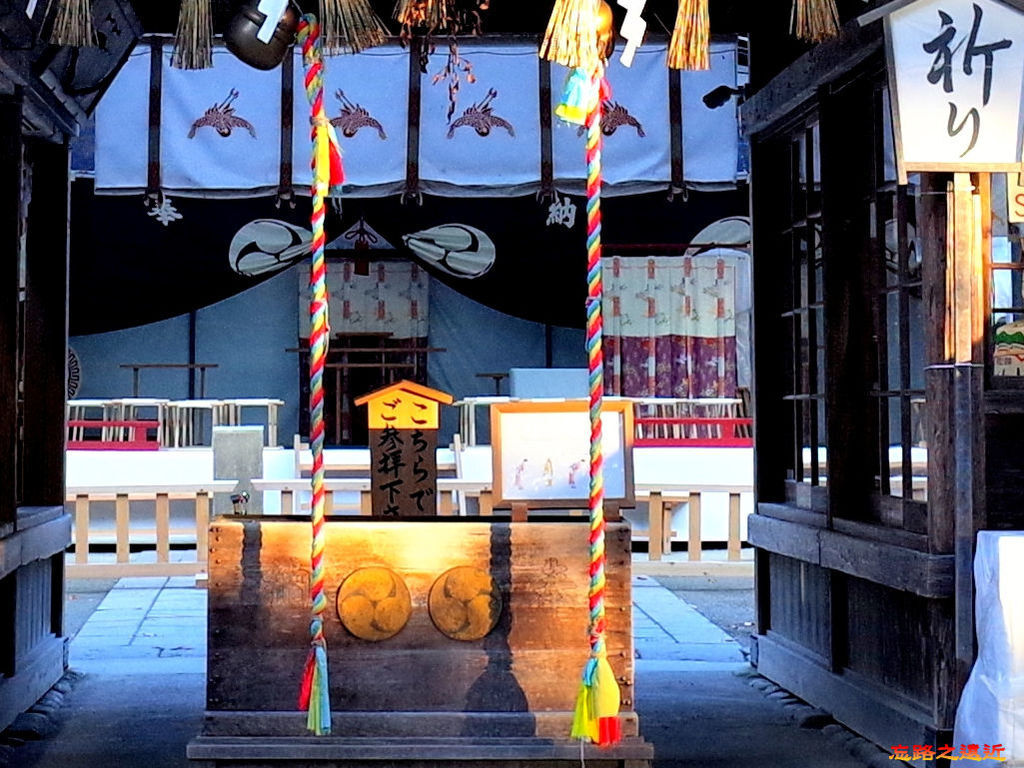 24大崎八幡宮長床旁正門.jpg