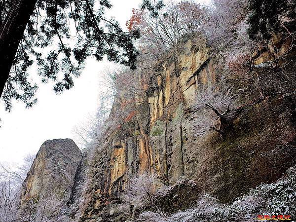 53立石寺百丈岩