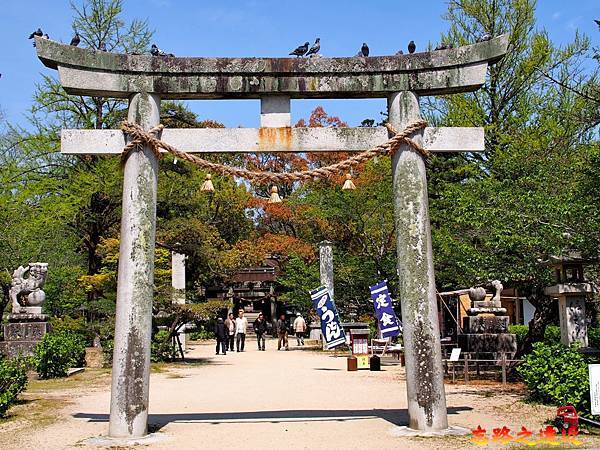 15吉香神社鳥居.jpg