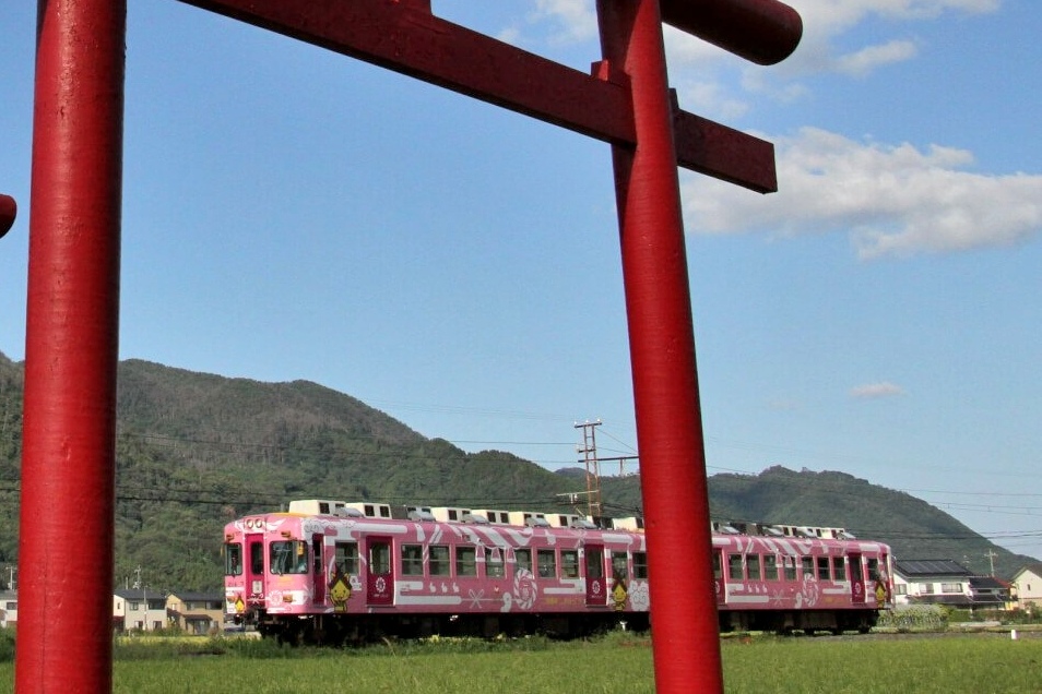 一畑電鐵ご縁電車しまねっこ號(摘自官網)