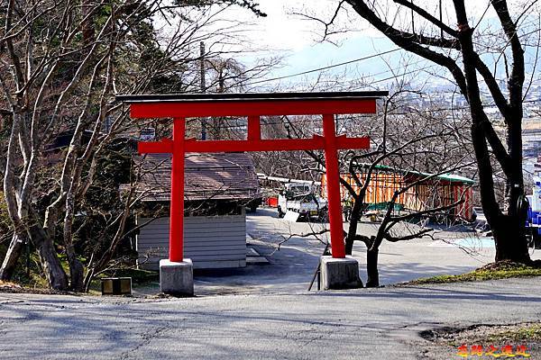 20烏帽子公園紅鳥居.jpg