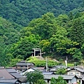 25青松號列車望大江山口皇大神社.jpg