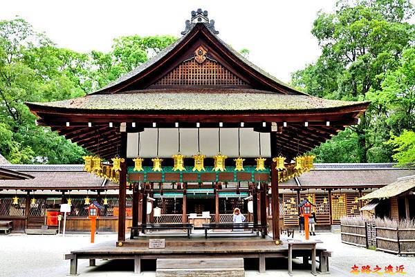 16河合神社舞殿.jpg