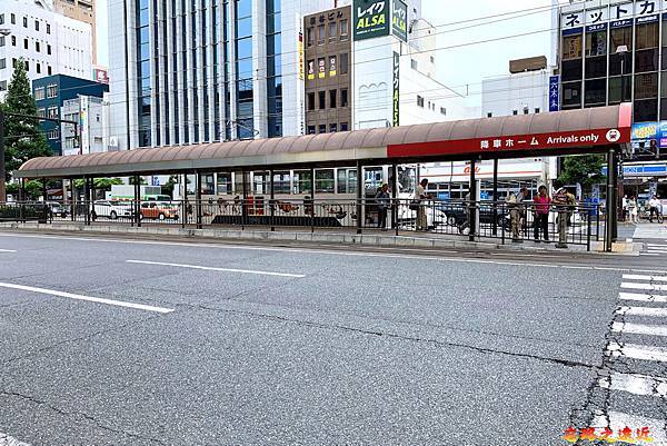 3岡山站前路面電車站.jpg
