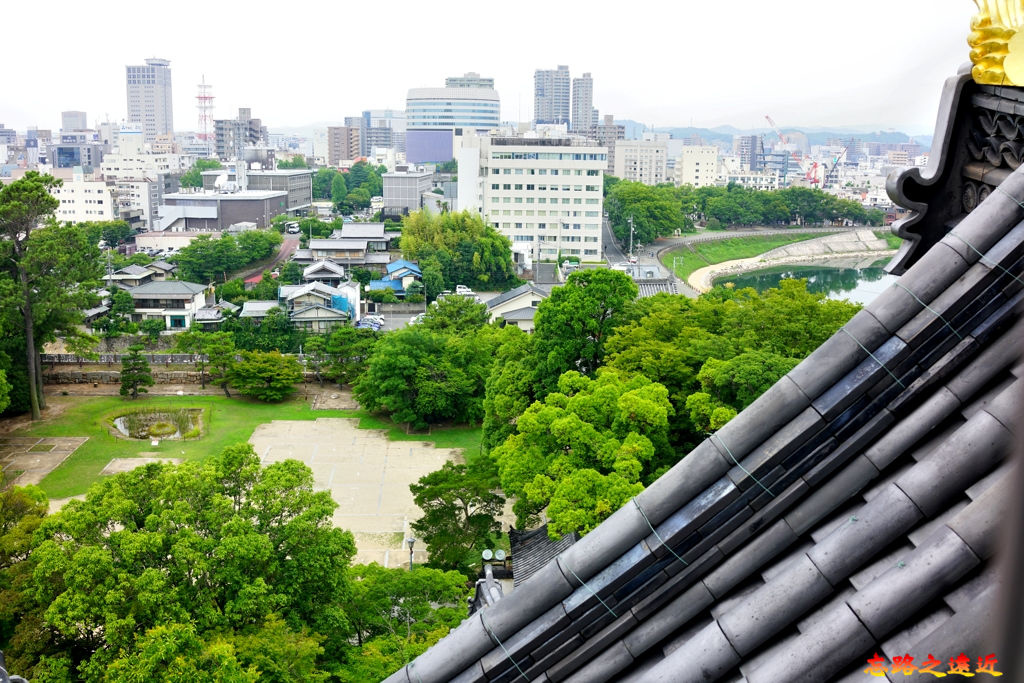 46岡山城天守閣望表書院及市街.jpg