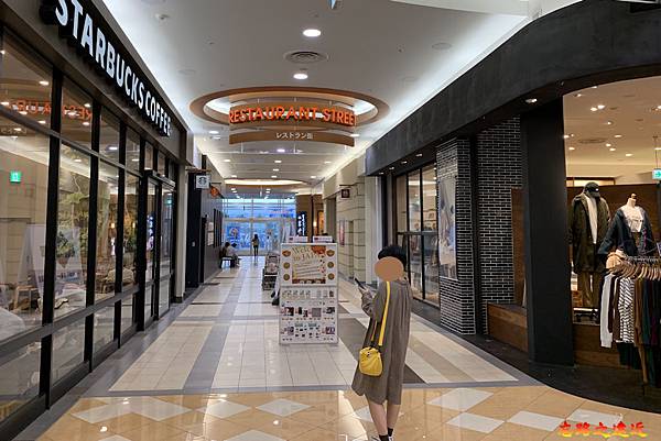 22AENO MALL 盛岡南1樓starback往餐廳街及出入口.jpg