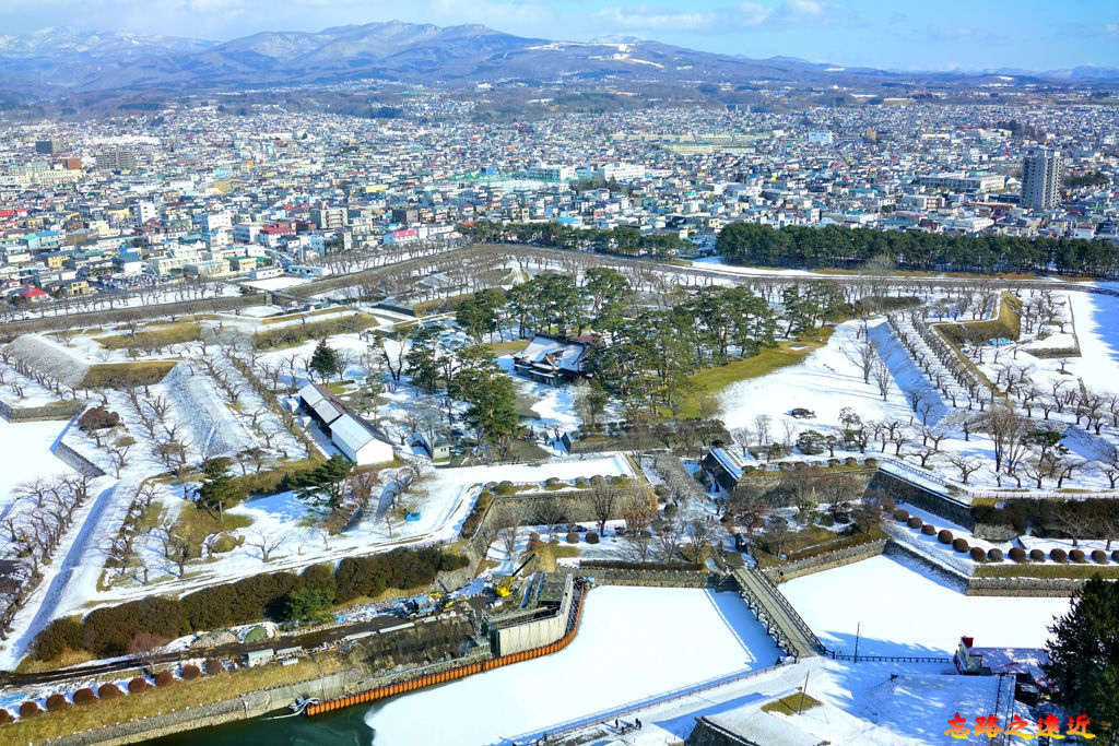 41五稜郭塔望五稜郭及遠山.jpg