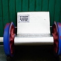 12扇形車庫內火車輪製作座椅.jpg
