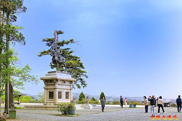 30仙台城伊達政宗騎馬像.jpg