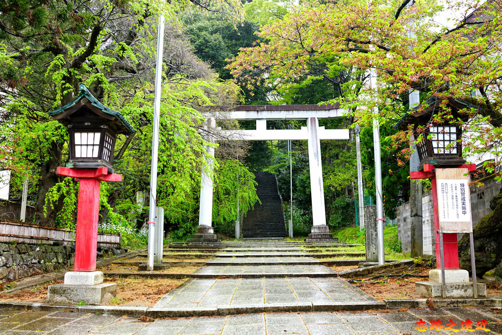 03青葉神社前參道階梯.jpg