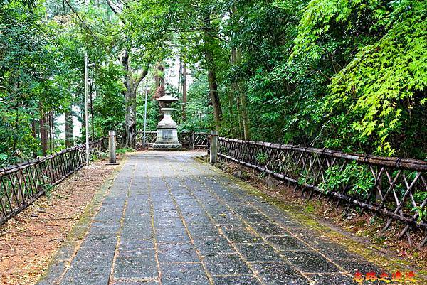 08青葉神社往正參道叉路.jpg