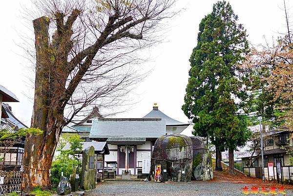 04三ツ石神社全境.jpg