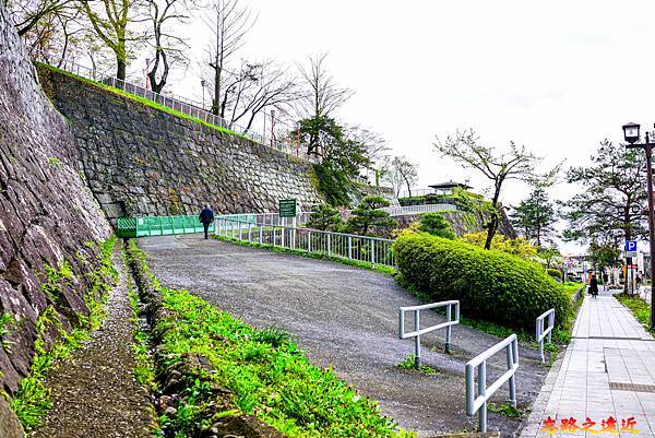 05盛岡城跡公園西側坡道入口.jpg