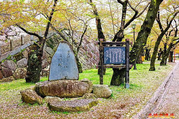 08盛岡城跡公園櫻山馬場旁宮野小提燈句碑.jpg