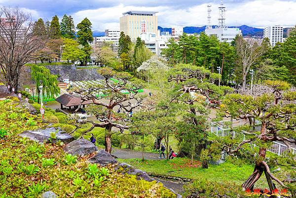 17盛岡城跡公園本丸隅櫓望向多目的廣場.jpg