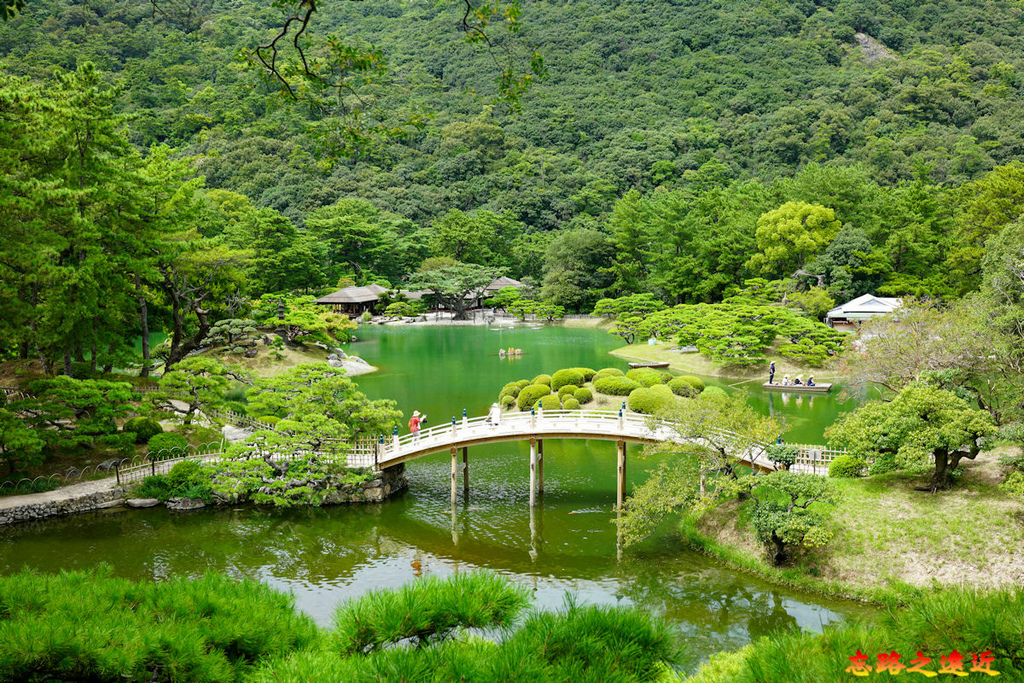 39栗林公園飛來峰眺望南湖.jpg