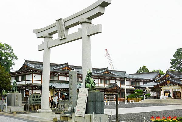 06廣島護國神社前鳥居.jpg