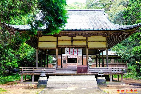 24志都岐山神社前能舞台.jpg