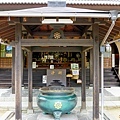 15琉璃光寺本堂前香爐.jpg