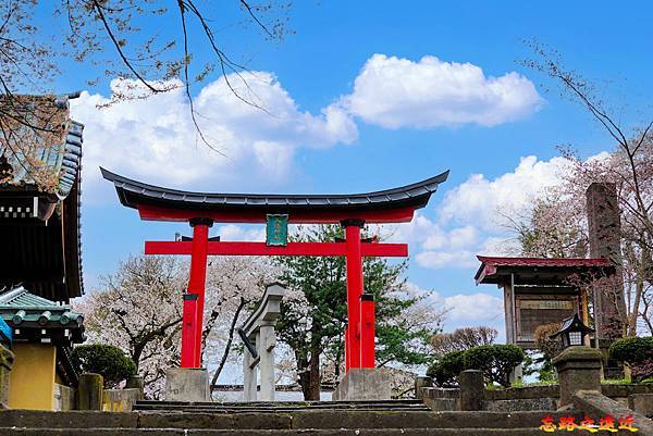 21 八阪神社第一鳥居.jpg