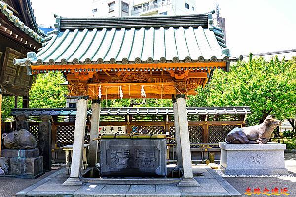 03 湯島神社手水舍.jpg