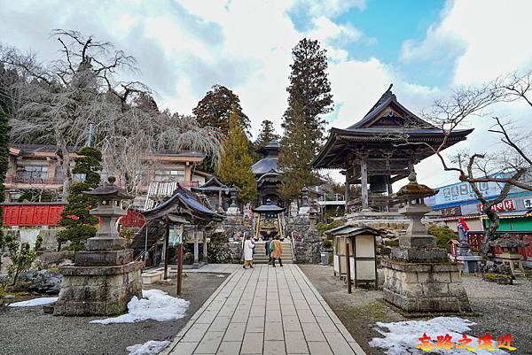 04 定義如來西方寺境內參道.jpg