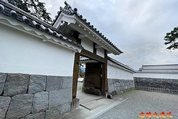 02 小田原城馬出門.jpg