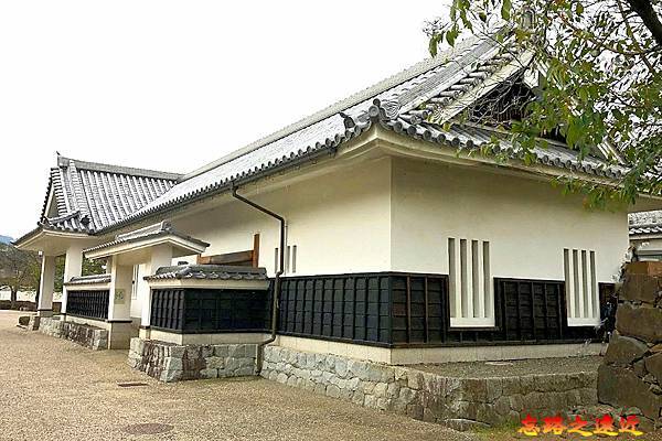 25 舞鶴城公園管理事務所.jpg