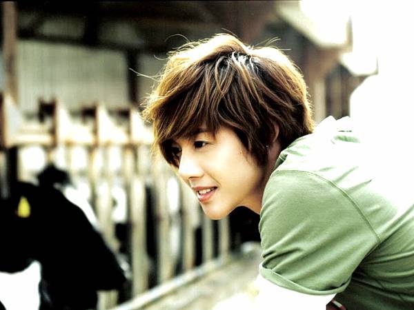 1024x768 Hyun Joong 賢重