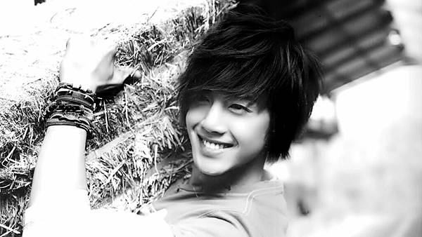 1280x768 Hyun Joong 賢重