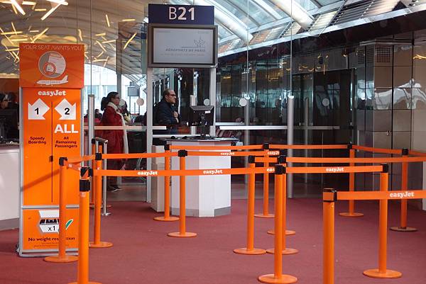 Easyjet counter @ Aéroport Paris-Charles-de-Gaulle