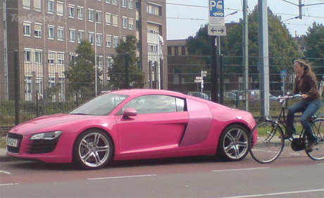 pink-audi-r8-caught-_460x0w.jpg