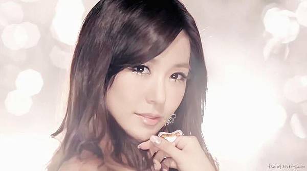 Tiffany-in-The-Boys-MV-tiffany-girls-generation-26271059-720-401.jpg