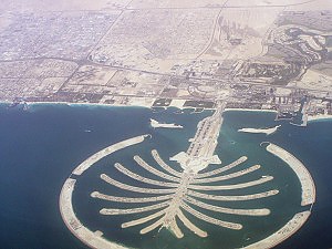 2008年開放的棕櫚人工島（The Palm Jumeirah）.jpg