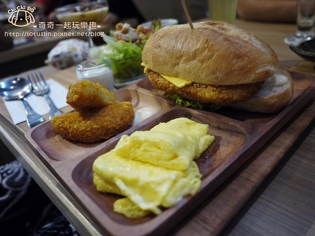 台南 樂禾田 早午餐.日夕食 日式烤飯糰.軟法.歐姆蛋.厚煎鬆餅 台南 樂禾田 早午餐.日夕食 日式烤飯糰.軟法.歐姆蛋.厚煎鬆餅