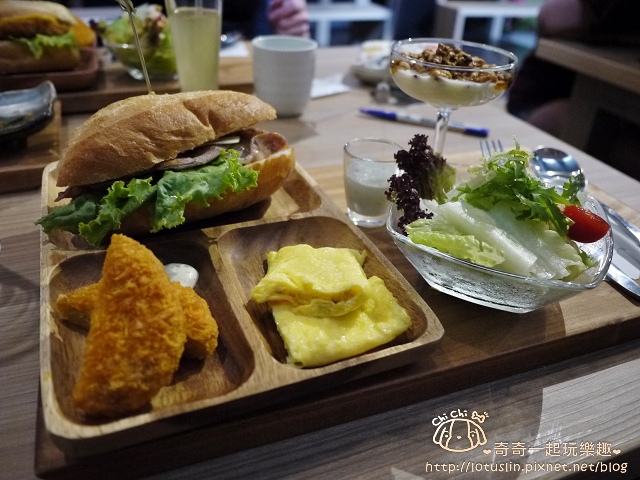 台南 樂禾田 早午餐.日夕食 日式烤飯糰.軟法.歐姆蛋.厚煎鬆餅 台南 樂禾田 早午餐.日夕食 日式烤飯糰.軟法.歐姆蛋.厚煎鬆餅