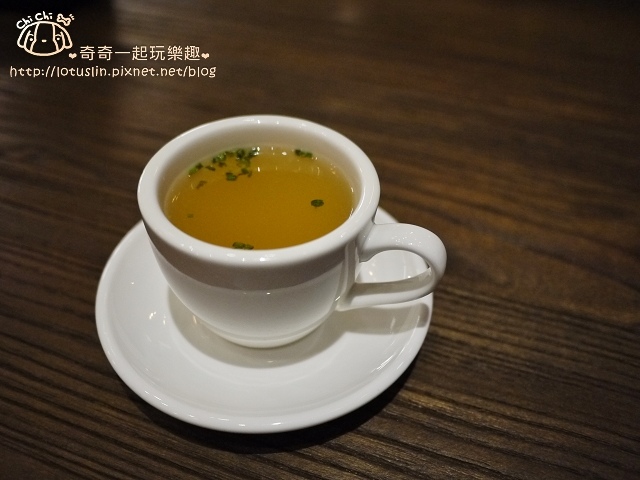 台北 SPOT TAIPEI 新美式料理 小酒館 台北 SPOT TAIPEI 新美式料理 小酒館