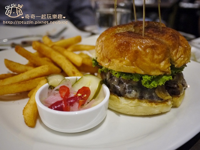 台北 SPOT TAIPEI 新美式料理 小酒館 台北 SPOT TAIPEI 新美式料理 小酒館